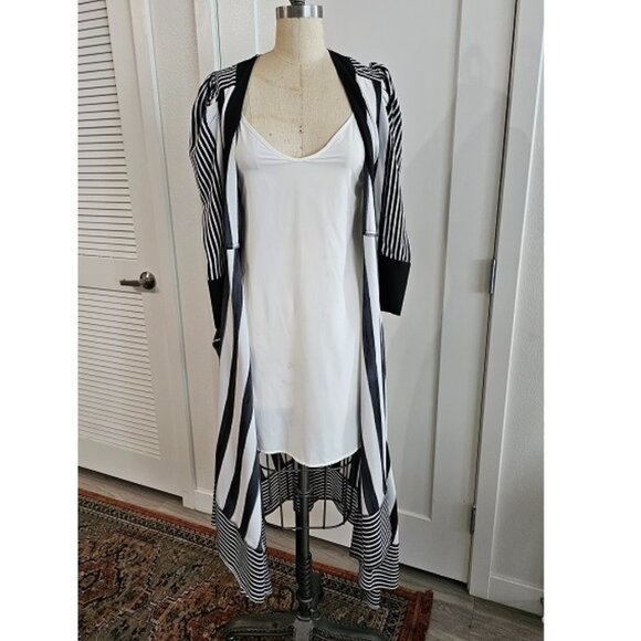 Black and White Stripe Wrap Midi BCBGMaxAzria Dress in size XXS - Picture 4 of 10